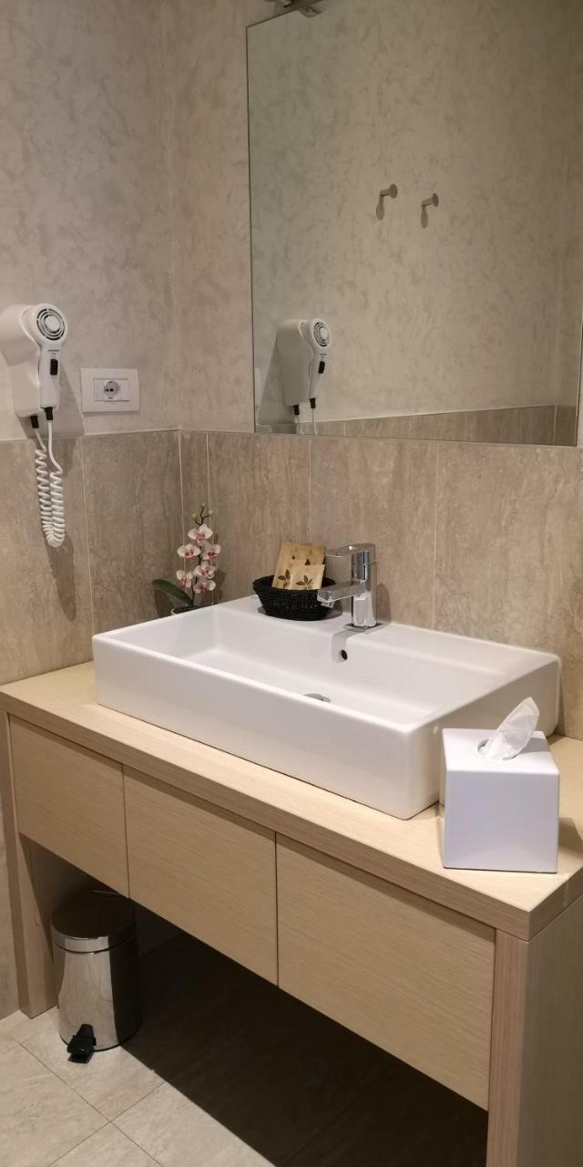 Hotel Helvetia Лецено Екстериор снимка