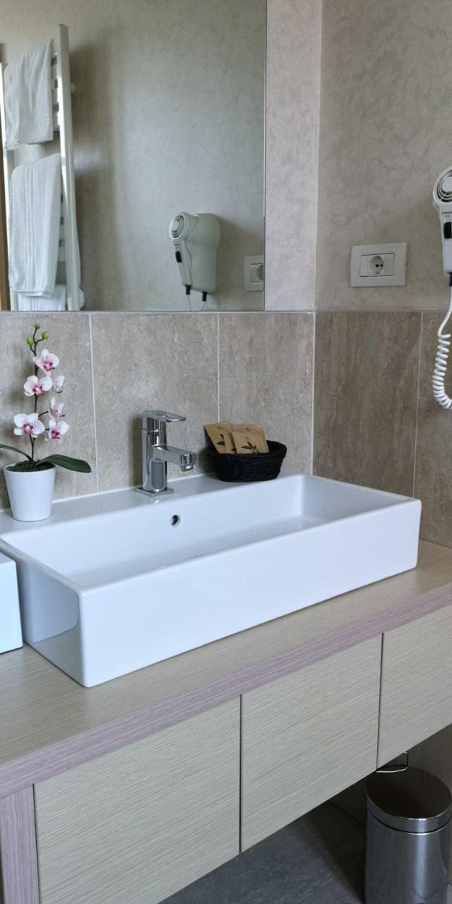 Hotel Helvetia Лецено Екстериор снимка